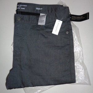 Banana Republic Travel Jean.  Slim Fit. New